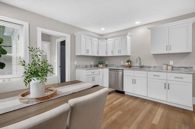 43 Laurel St, Clinton, MA 01510