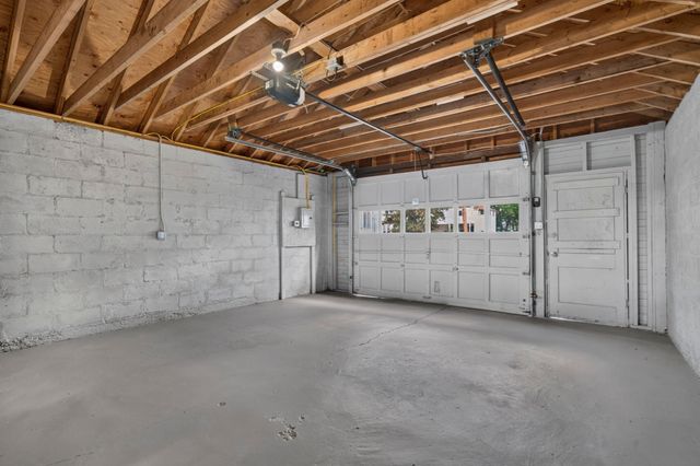 43 Laurel St, Clinton, MA 01510