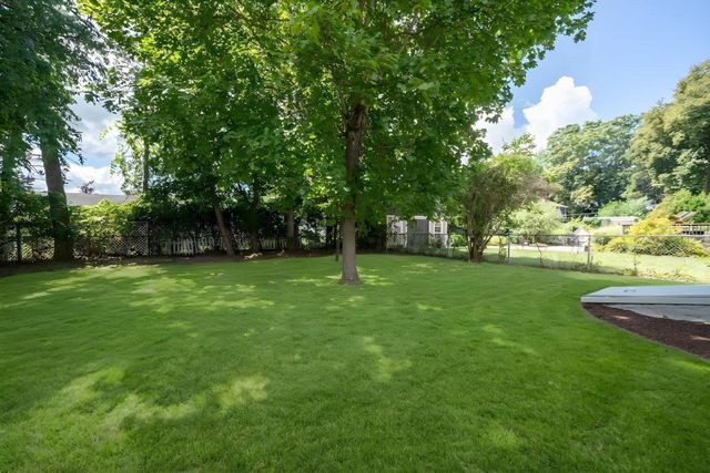 43 Laurel St, Clinton, MA 01510