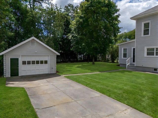 43 Laurel St, Clinton, MA 01510