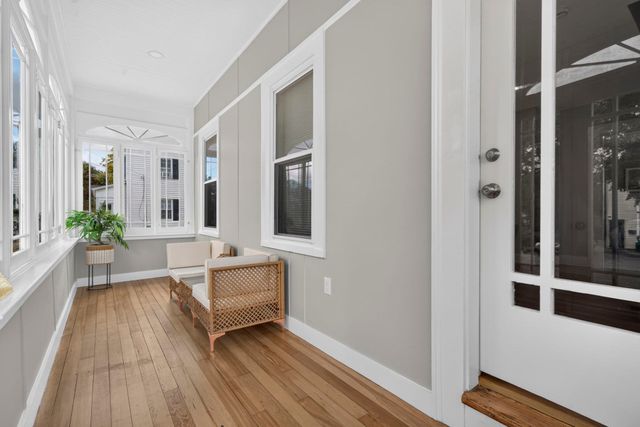 43 Laurel St, Clinton, MA 01510