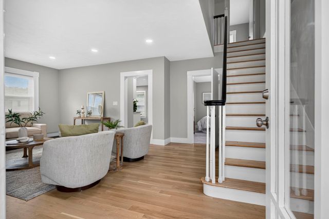 43 Laurel St, Clinton, MA 01510
