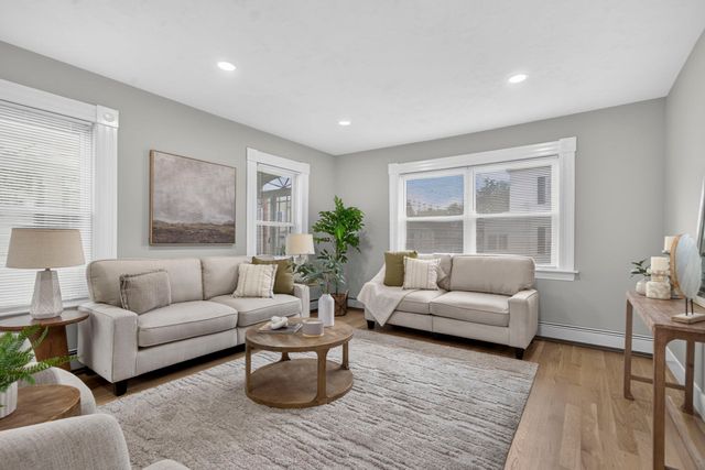 43 Laurel St, Clinton, MA 01510