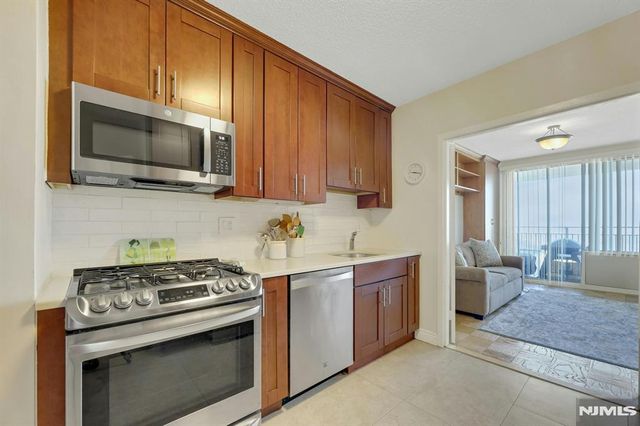1530 Palisade Avenue 27D, Fort Lee, NJ 07024