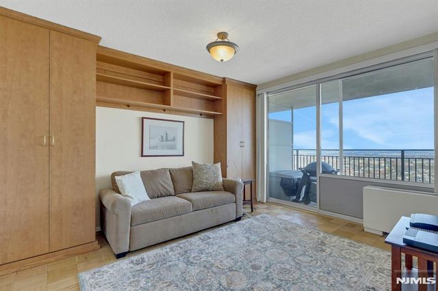 1530 Palisade Avenue 27D, Fort Lee, NJ 07024