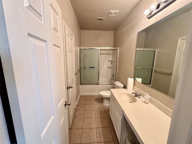 1100 Annalea Cove Drive, Lewisville, TX 75056