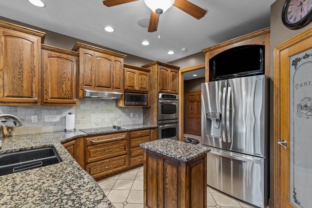 11 Shore View Drive, Reeds Spring, MO 65737