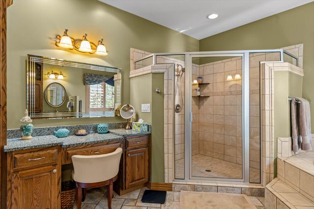 11 Shore View Drive, Reeds Spring, MO 65737