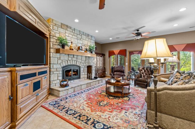 11 Shore View Drive, Reeds Spring, MO 65737