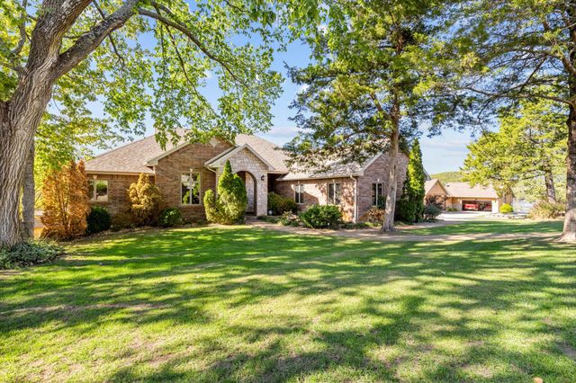 11 Shore View Drive, Reeds Spring, MO 65737