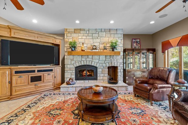 11 Shore View Drive, Reeds Spring, MO 65737