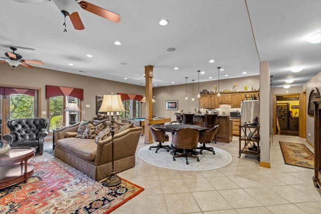 11 Shore View Drive, Reeds Spring, MO 65737