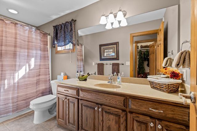 11 Shore View Drive, Reeds Spring, MO 65737