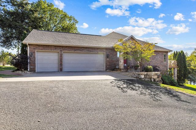 11 Shore View Drive, Reeds Spring, MO 65737