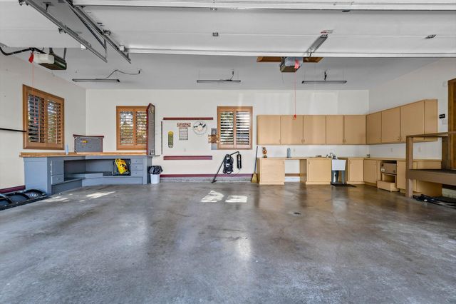 11 Shore View Drive, Reeds Spring, MO 65737