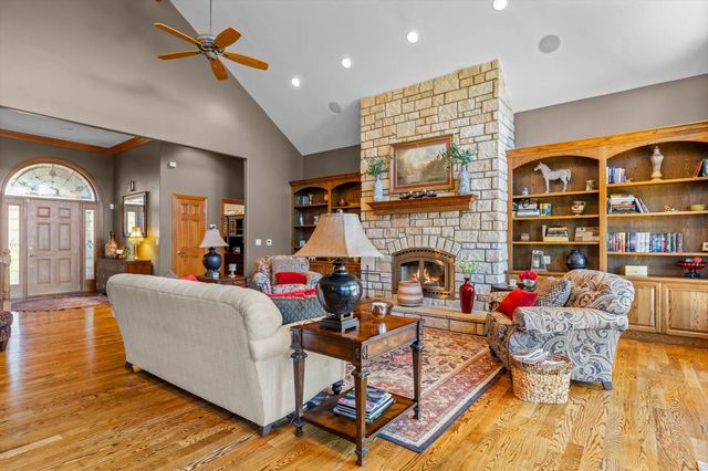 11 Shore View Drive, Reeds Spring, MO 65737