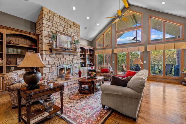 11 Shore View Drive, Reeds Spring, MO 65737