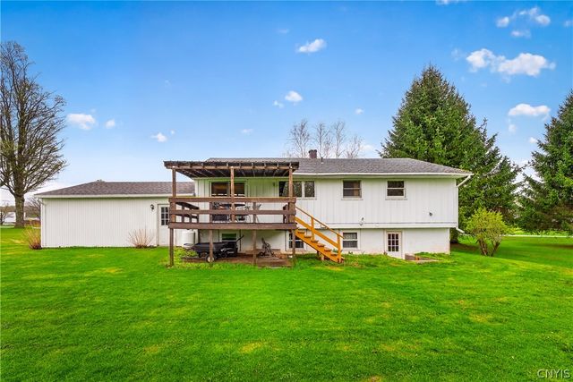 2765 King Road, Paris, NY 13456