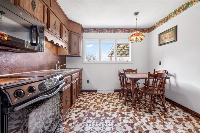 2765 King Road, Paris, NY 13456