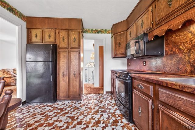 2765 King Road, Paris, NY 13456