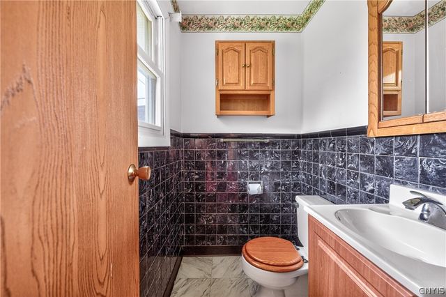 2765 King Road, Paris, NY 13456