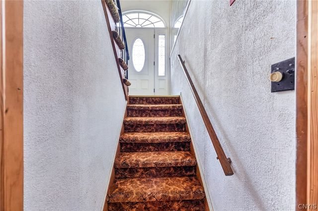 2765 King Road, Paris, NY 13456