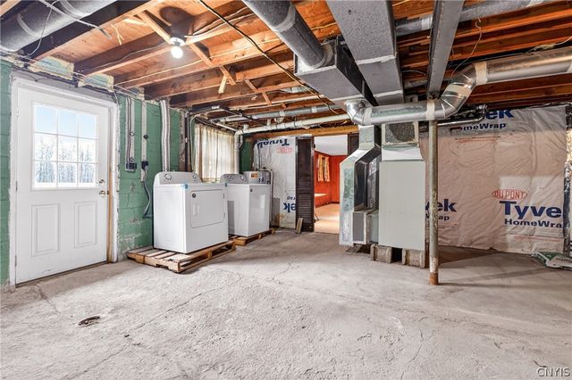 2765 King Road, Paris, NY 13456