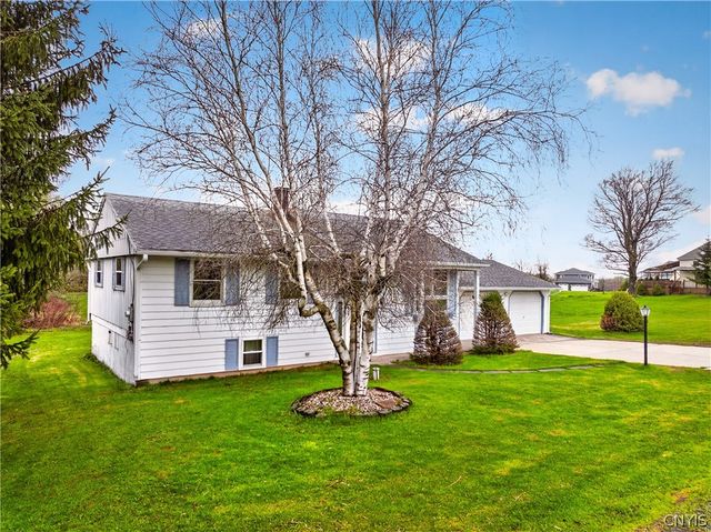 2765 King Road, Paris, NY 13456