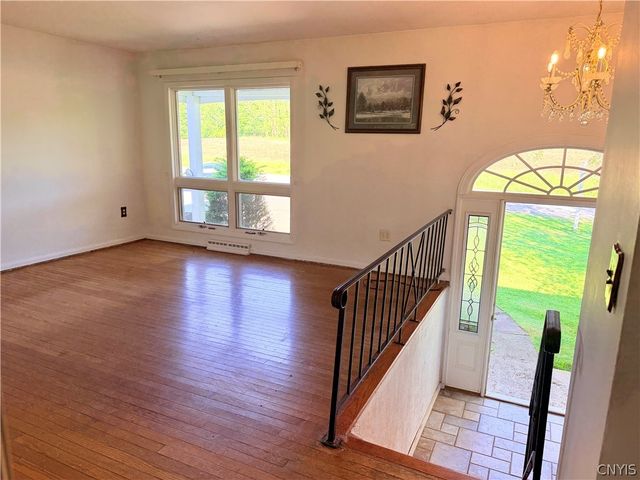 2765 King Road, Paris, NY 13456