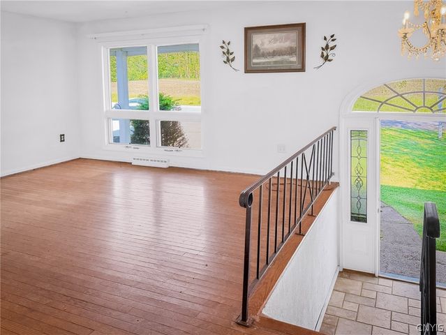 2765 King Road, Paris, NY 13456