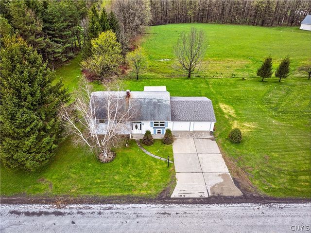 2765 King Road, Paris, NY 13456