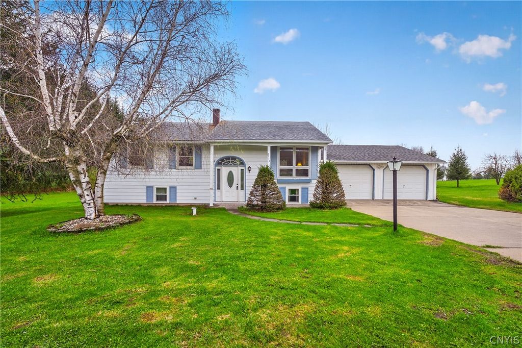 2765 King Road, Paris, NY 13456