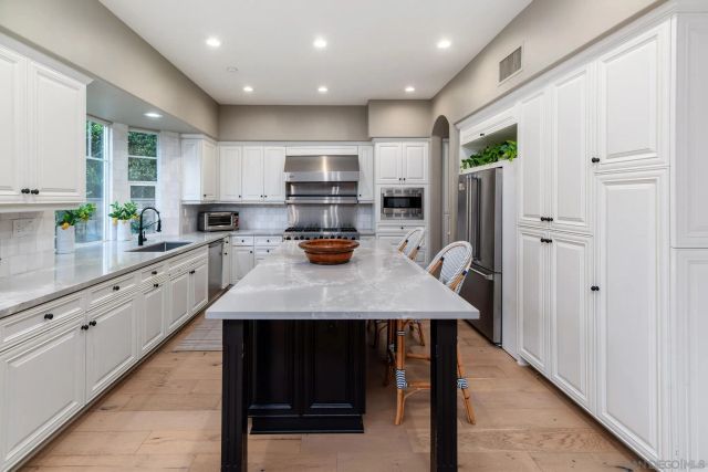 5012 Seagrove Cove, San Diego, CA 92130