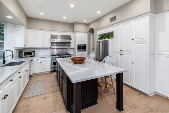 5012 Seagrove Cove, San Diego, CA 92130