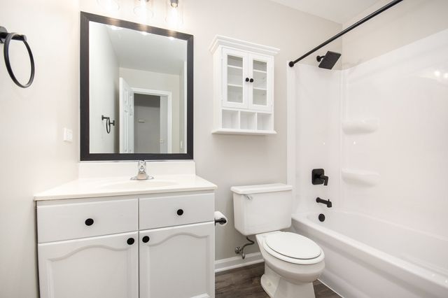 734 N Gary Avenue 210, Carol Stream, IL 60188