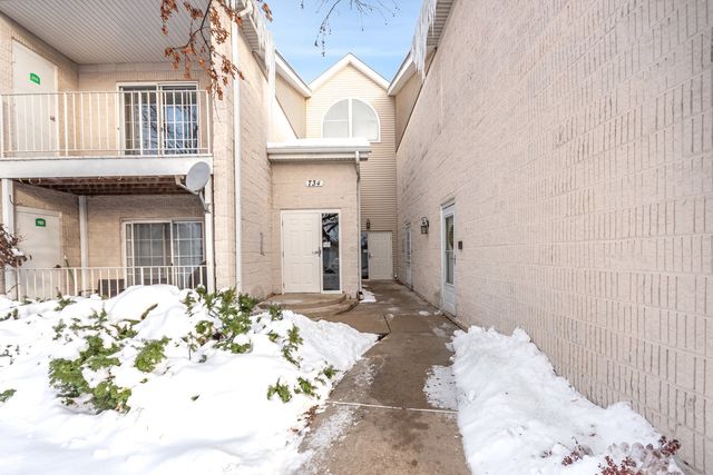 734 N Gary Avenue 210, Carol Stream, IL 60188