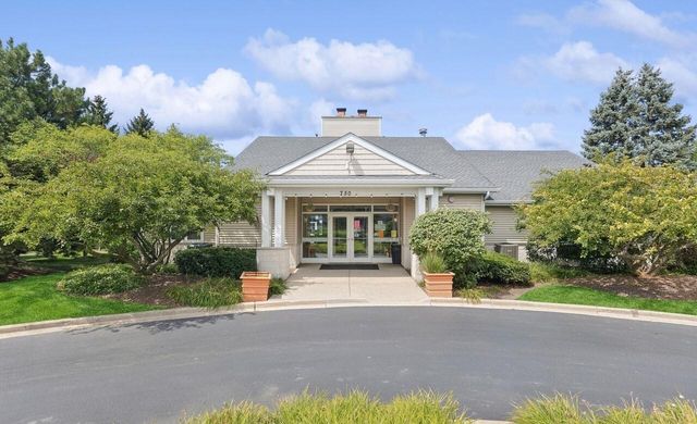 734 N Gary Avenue 210, Carol Stream, IL 60188