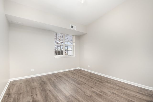 734 N Gary Avenue 210, Carol Stream, IL 60188