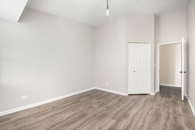 734 N Gary Avenue 210, Carol Stream, IL 60188