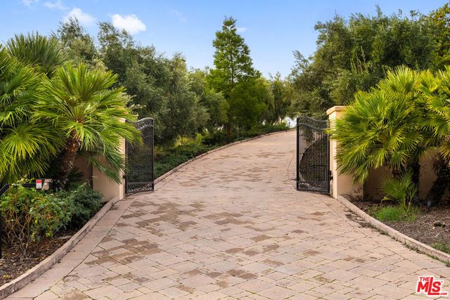 2175 Cold Canyon Road, Calabasas, CA 91302