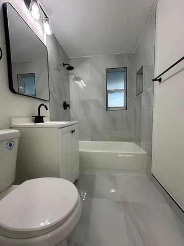 15601 NW 158th St Road, Miami Gardens, FL 33054