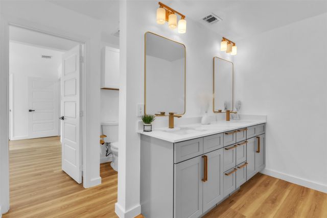 203 E 7th Street, Irving, TX 75060