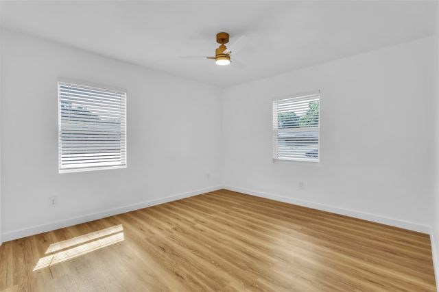 203 E 7th Street, Irving, TX 75060