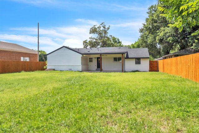 203 E 7th Street, Irving, TX 75060