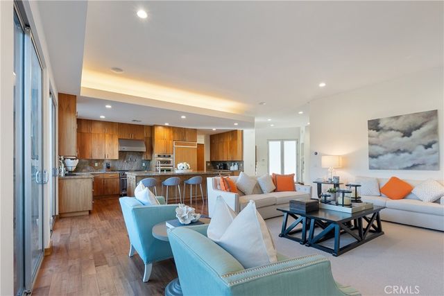 11527 Dona Dolores, Studio City, CA 91604