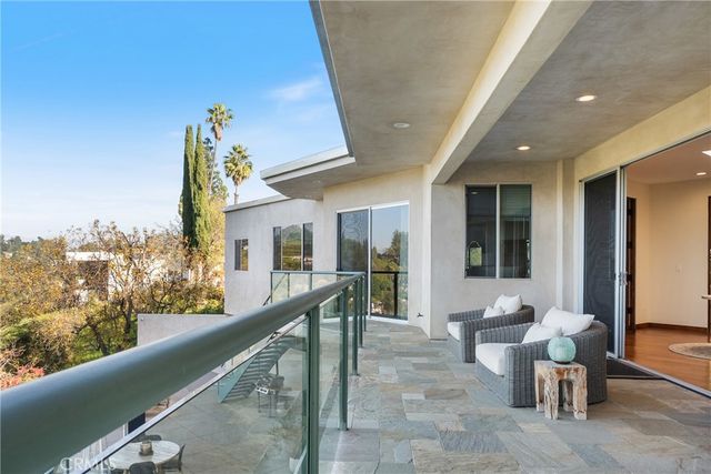 11527 Dona Dolores, Studio City, CA 91604