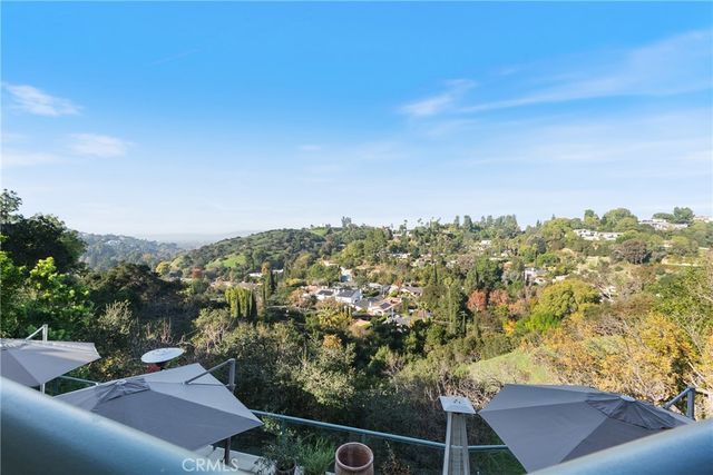 11527 Dona Dolores, Studio City, CA 91604