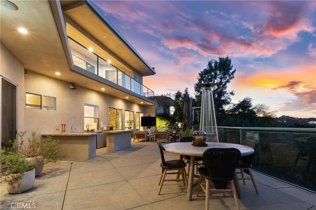 11527 Dona Dolores, Studio City, CA 91604