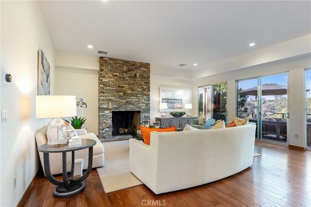 11527 Dona Dolores, Studio City, CA 91604