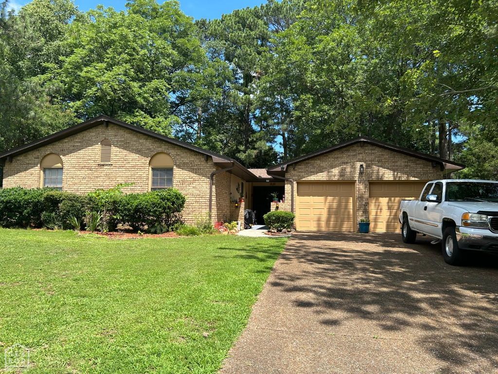 2104 Indian Trails Street, Jonesboro, AR 72401